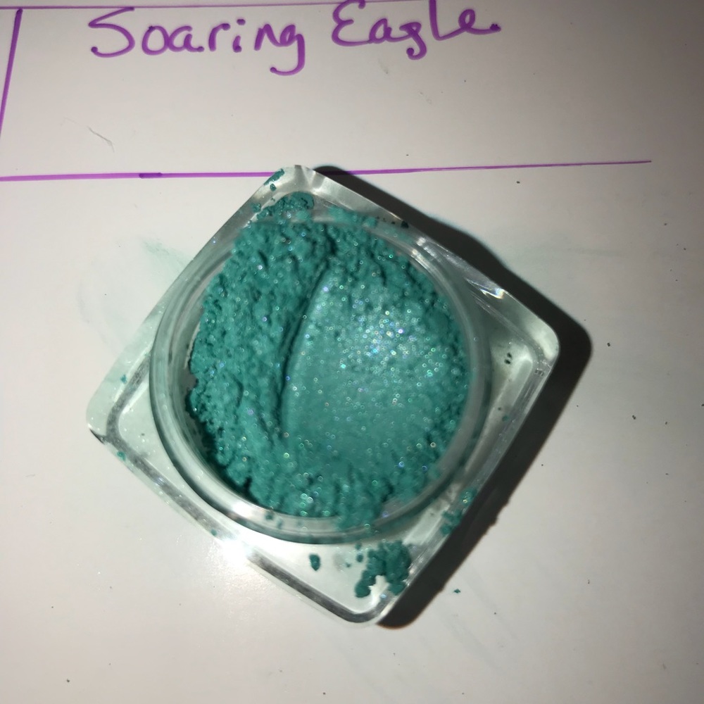 Mineral Eyeshadow in Soaring Eagle.